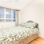 Spacious Two Bed Apartment With Glorious Views Of Prime London