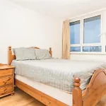 Spacious Two Bed Apartment With Glorious Views Of Prime London