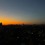 Spacious Two Bed Apartment With Glorious Views Of Prime London