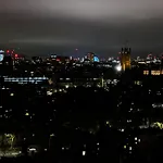 Spacious Two Bed Apartment With Glorious Views Of Prime London